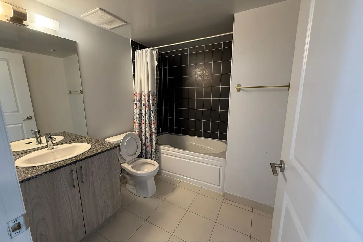 20 Meadowglen Place 1408 photo 5