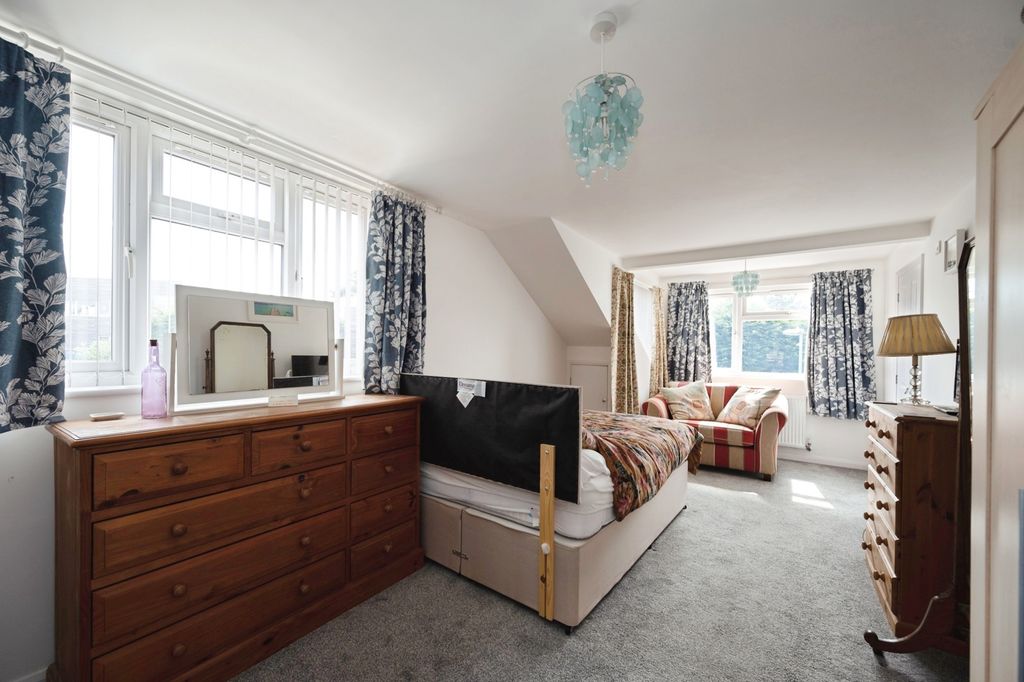Additional image 16 of 4 bed detached house for saleWittering Road, Hayling Island, Hampshire PO11