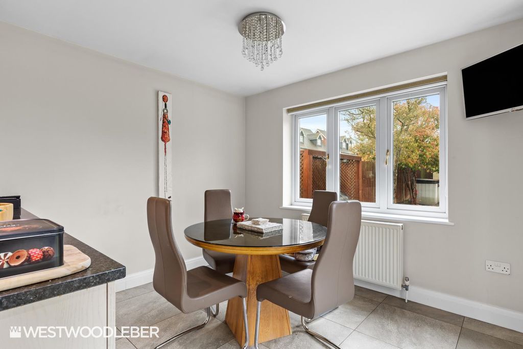 Additional image 6 of 4 bed detached house for saleDerby Road, Hoddesdon EN11
