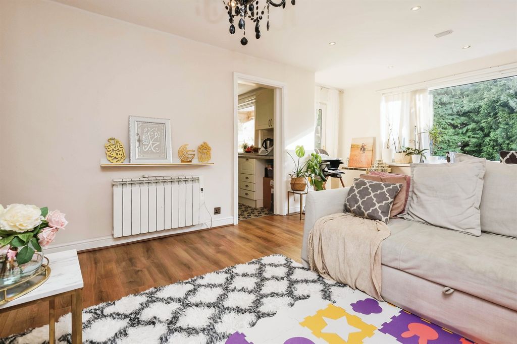 Additional image 4 of 2 bed flat for saleBinswood Road, Halesowen B62