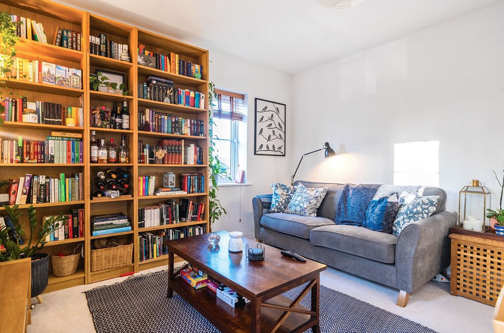 Additional image 2 of 2 bed flat for saleAspen Road, High Wycombe, Buckinghamshire HP10