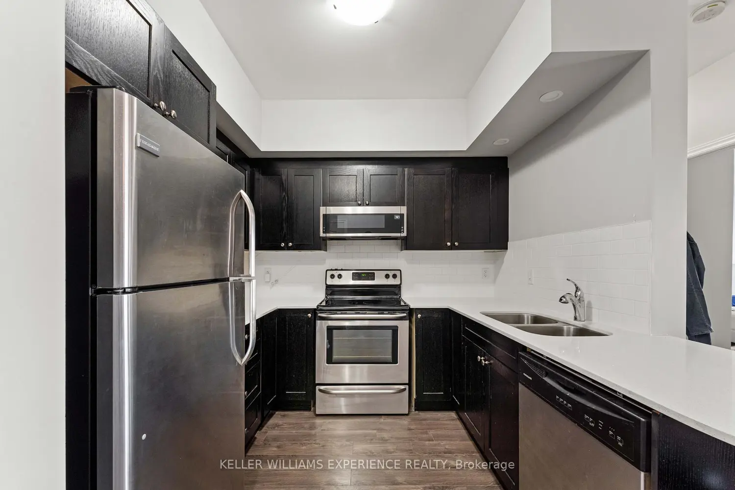 Additional image 11 of 720 Yonge Street 307
