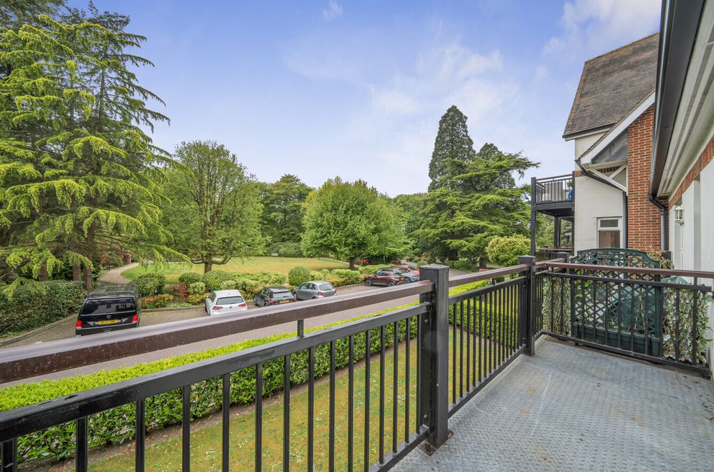 Additional image 24 of 2 bed flat for saleBeacon Crescent, Hindhead, Surrey GU26