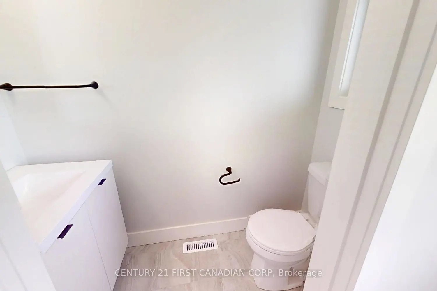 1221 Tulloch Avenue photo 3