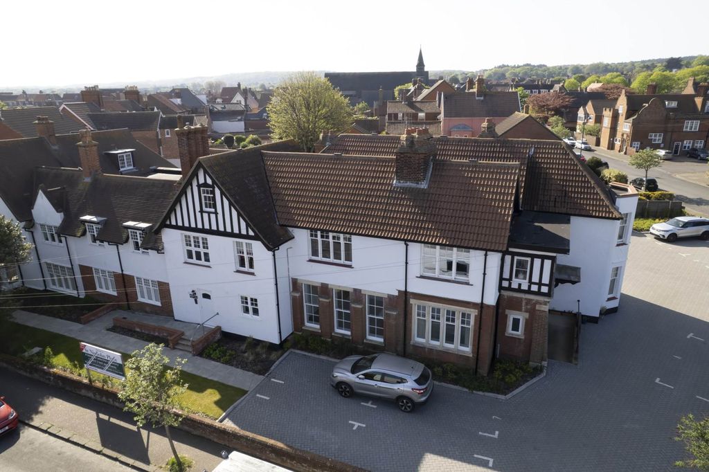 3 bed flat for saleSt Nicholas Place, Sheringham NR26 photo 2