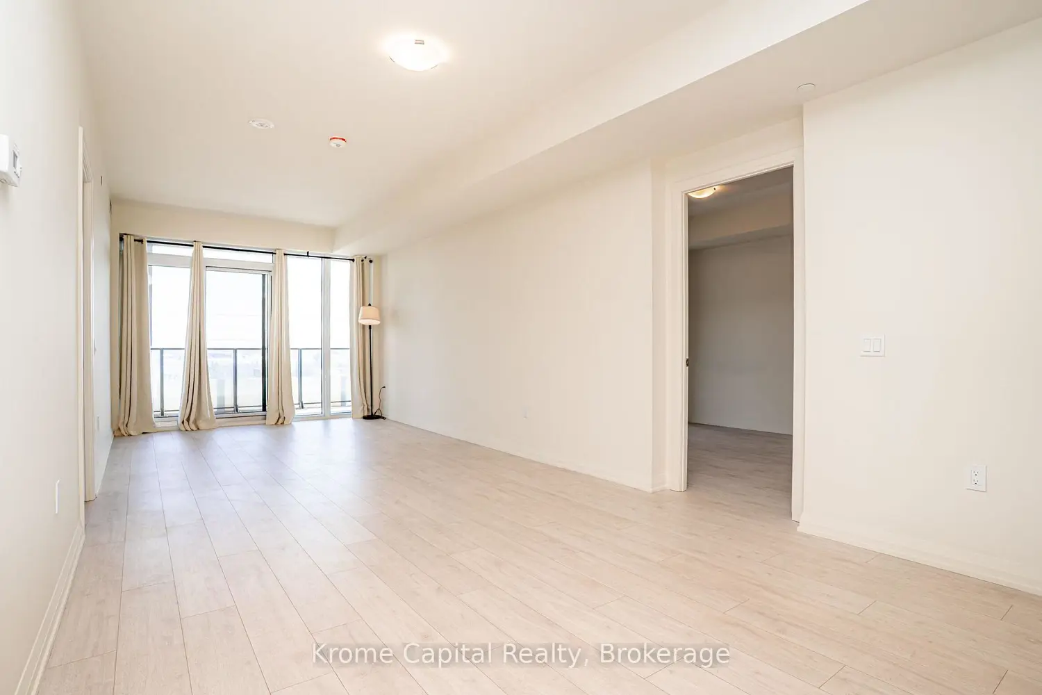 8960 Jane Street 314 photo 2
