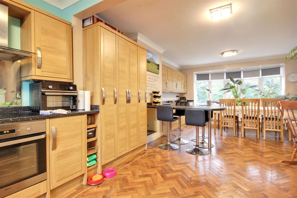 3 bed flat for saleSouth Ella Way, Kirk Ella, Hull HU10