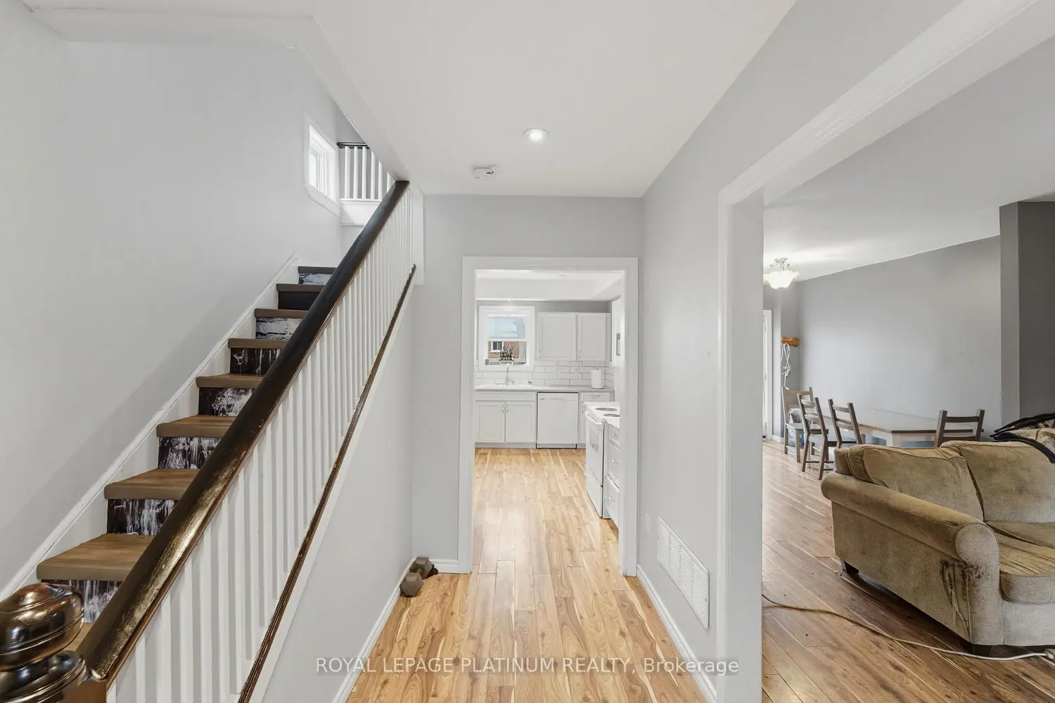 99 Robins Avenue photo 2