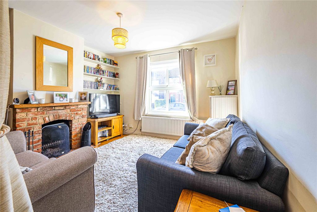 Additional image 6 of 2 bed semi-detached house for saleEbberns Road, Apsley, Hemel Hempstead, Hertfordshire HP3