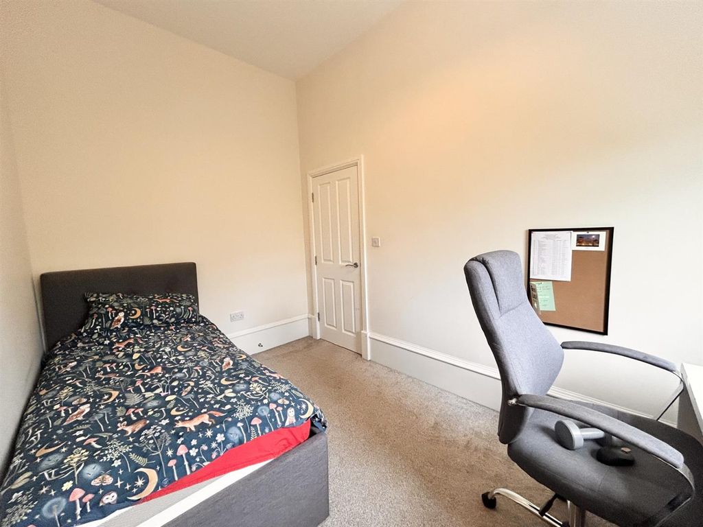 Additional image 23 of 4 bed semi-detached house for saleLinden Road, Halifax HX3