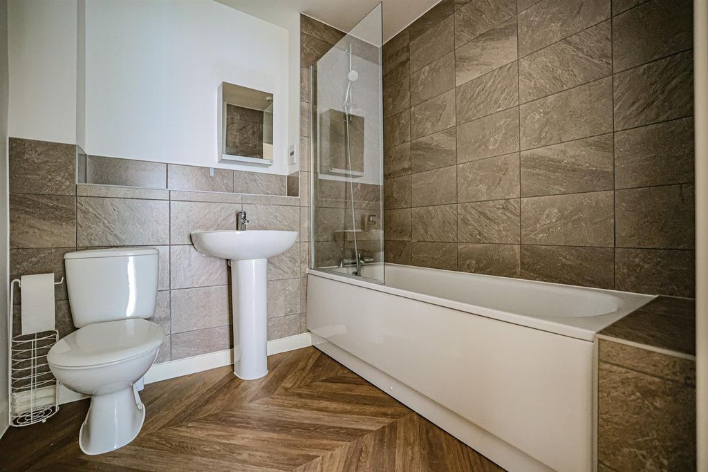 Additional image 13 of 2 bed flat for saleFrogmore Road, Hemel Hempstead HP3