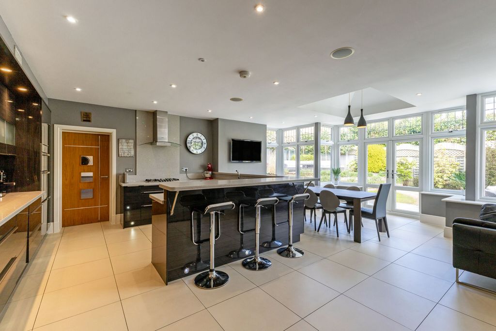 Additional image 3 of 6 bed detached house for saleWood End Road, Harpenden AL5
