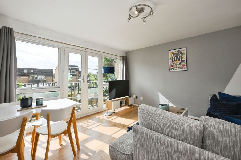 Additional image 6 of 3 bed flat for saleRiversmeet, Hertford SG14