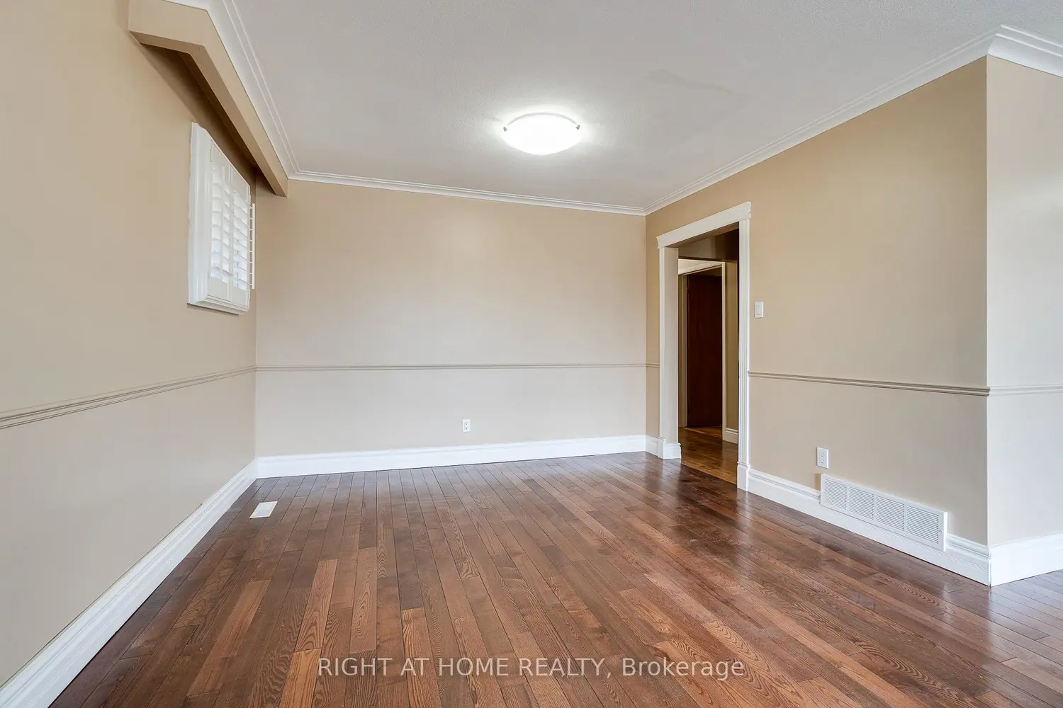 109 Rexway Drive photo 2