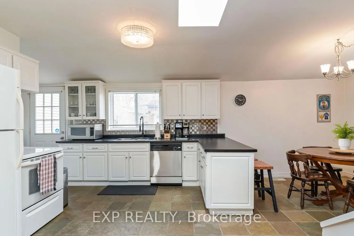 205 East Street photo 5