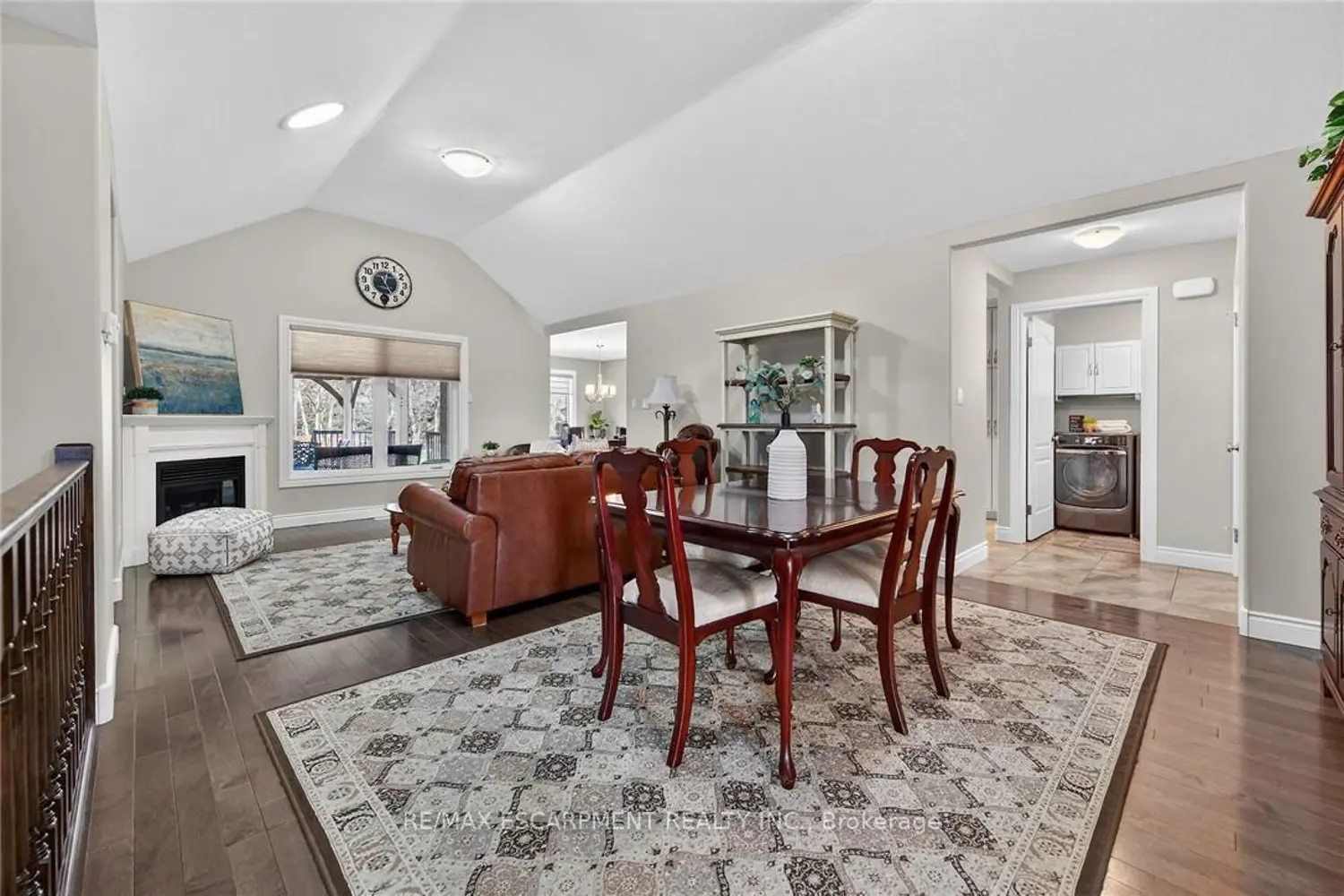 117 Willowdale Crescent photo 4