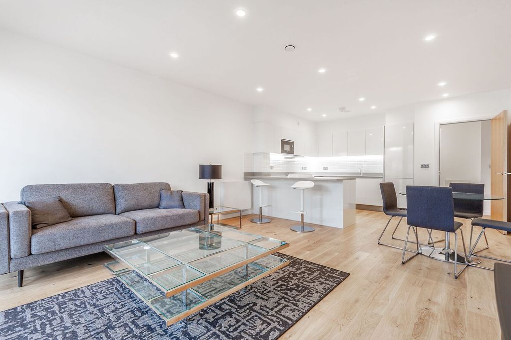 Additional image 2 of 3 bed flat for saleCarnegie House, Harrow On The Hill, Harrow HA1
