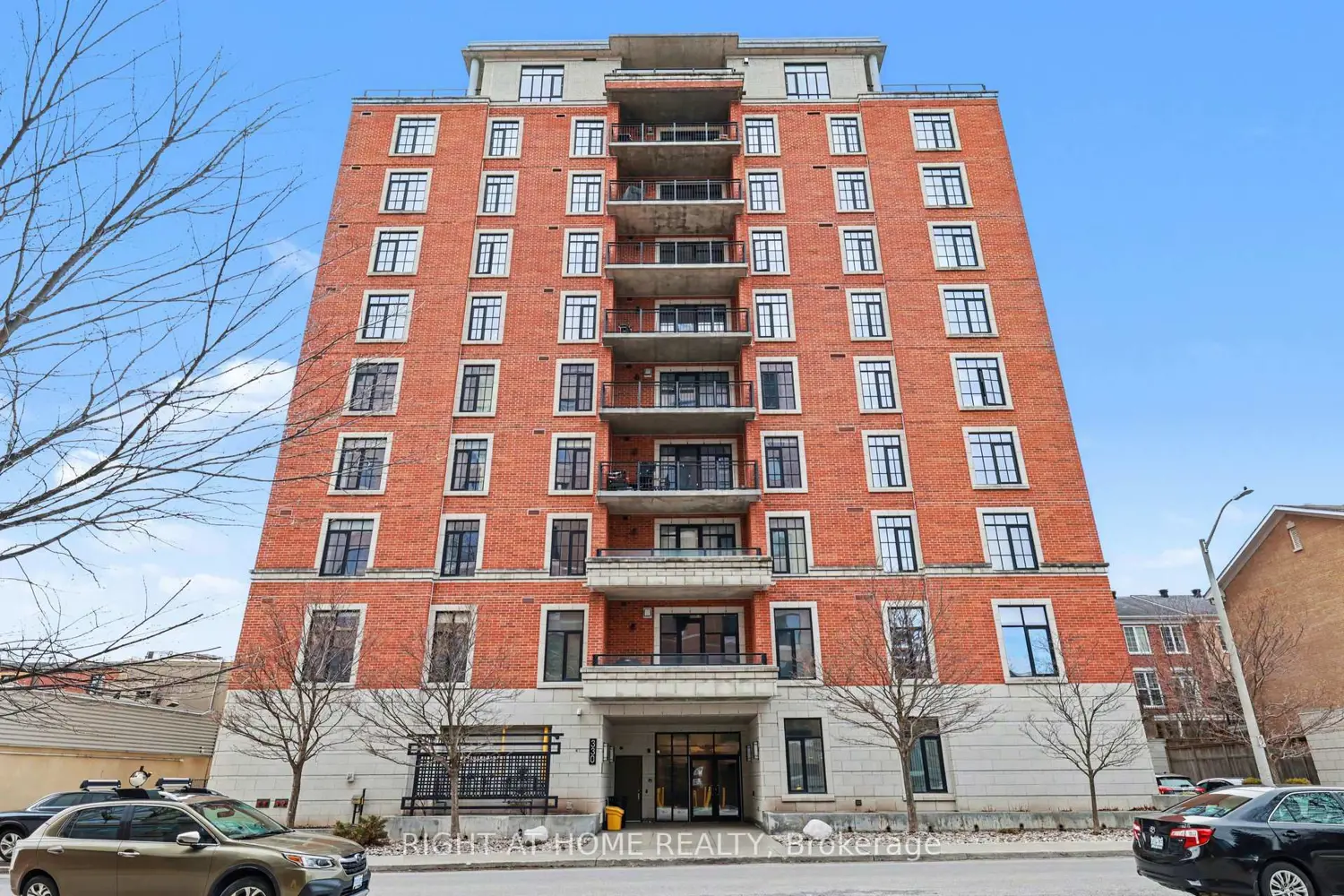 330 Loretta Avenue 810