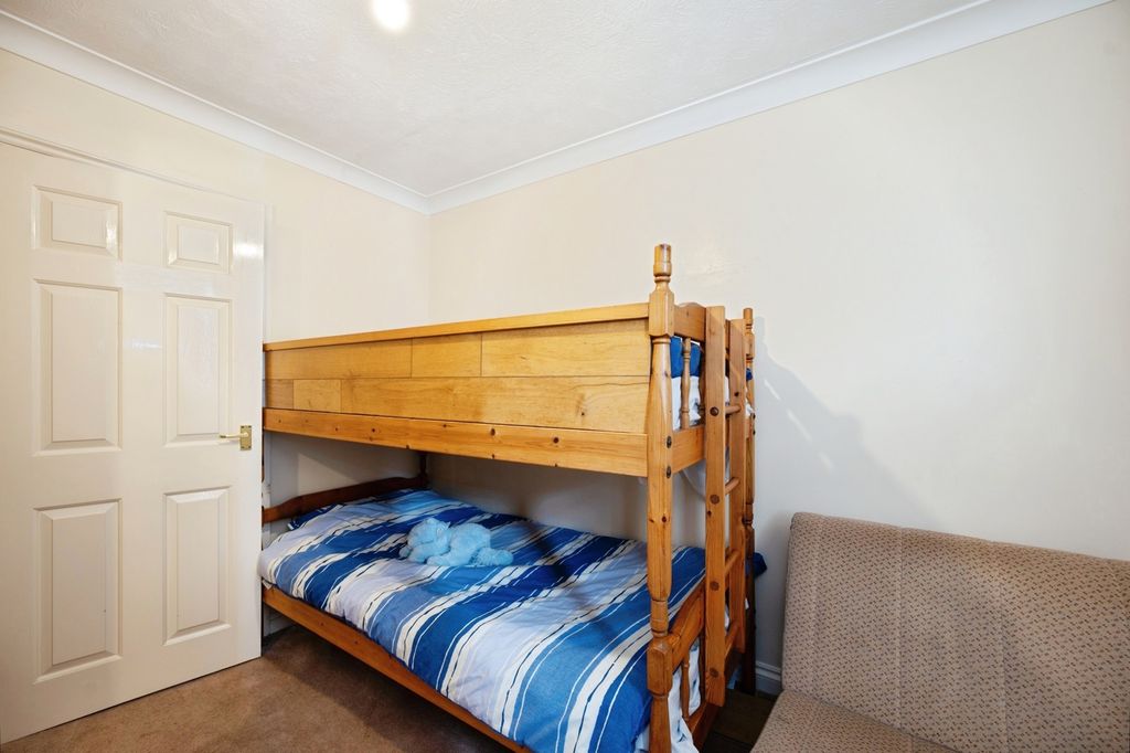 Additional image 13 of 3 bed flat for saleSea Front, Hayling Island, Hampshire PO11