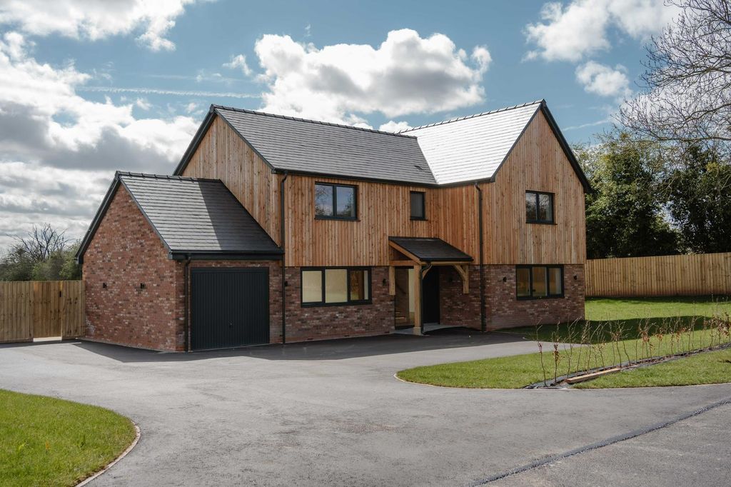 4 bed property for saleColdwells Road, Holmer, Hereford HR1