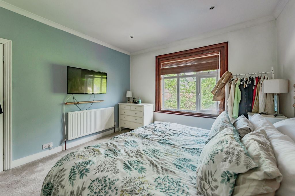 Additional image 14 of 2 bed flat for saleBrighton Road, Horley RH6