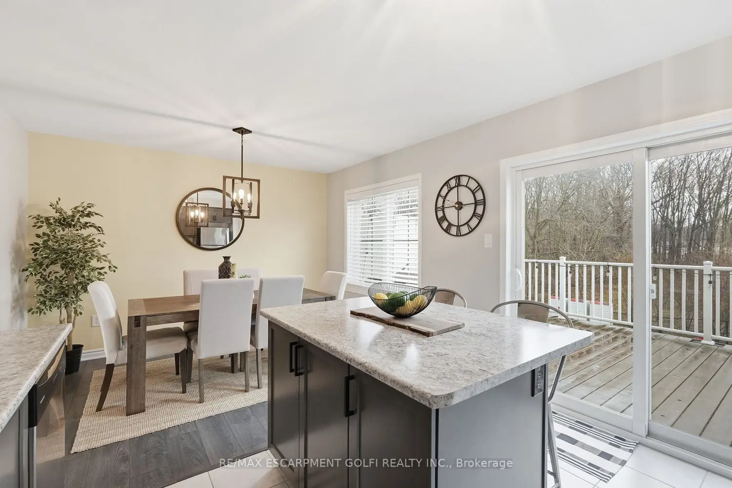 230 Avonsyde Boulevard 15 photo 4