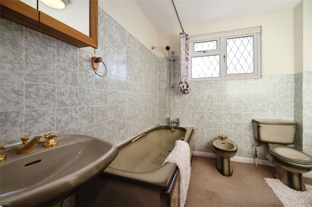 Additional image 20 of 4 bed detached house for saleMarine Walk, Hayling Island, Hampshire PO11