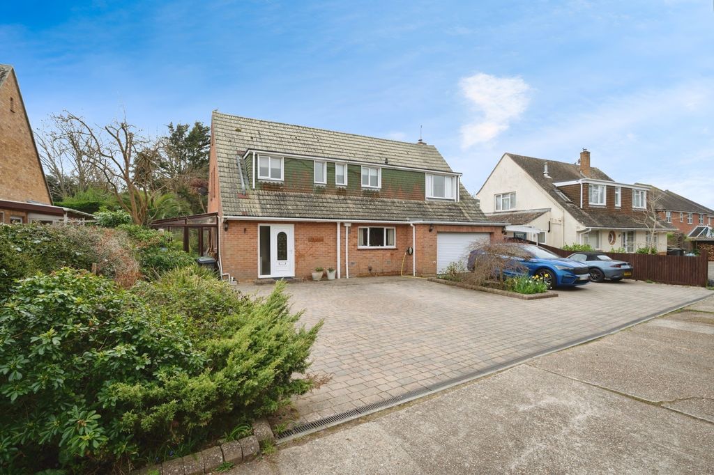 Additional image 7 of 4 bed detached house for saleSt. Helens Road, Hayling Island PO11