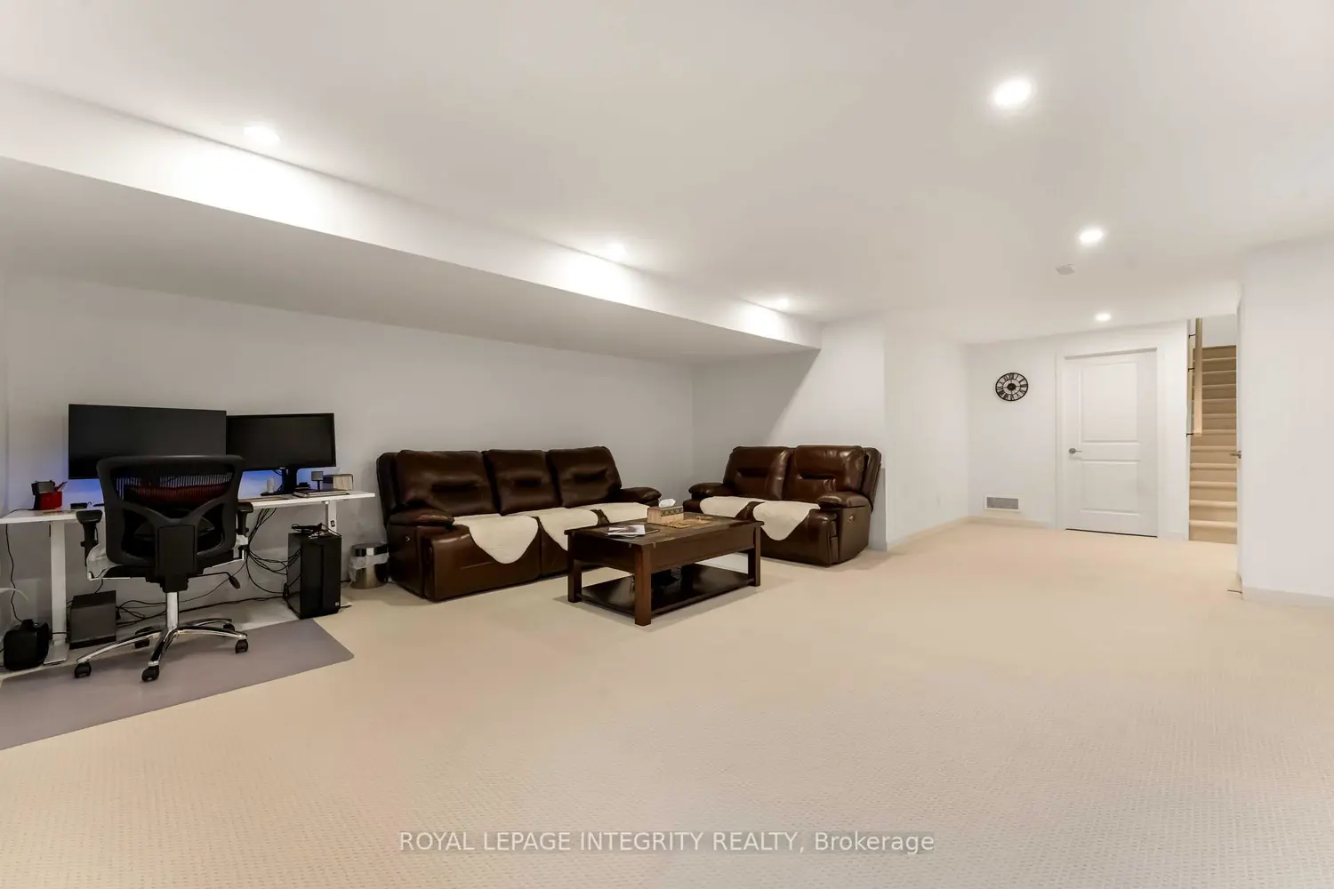 Additional image 17 of 221 Finsbury Avenue