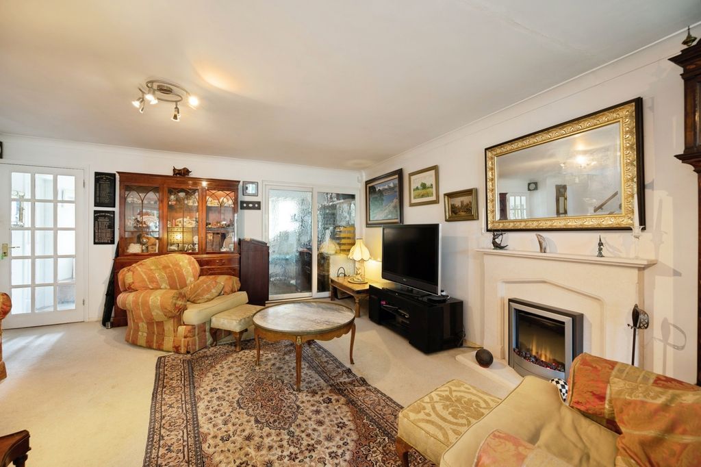 Additional image 4 of 4 bed detached house for saleWittering Road, Hayling Island, Hampshire PO11