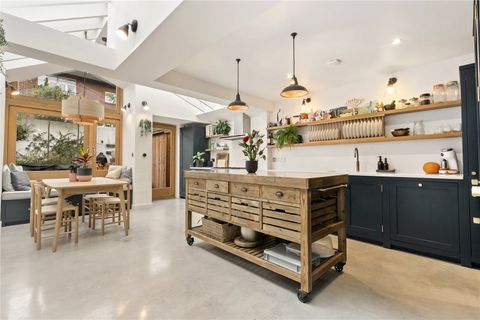 Harberson Road, London SW12