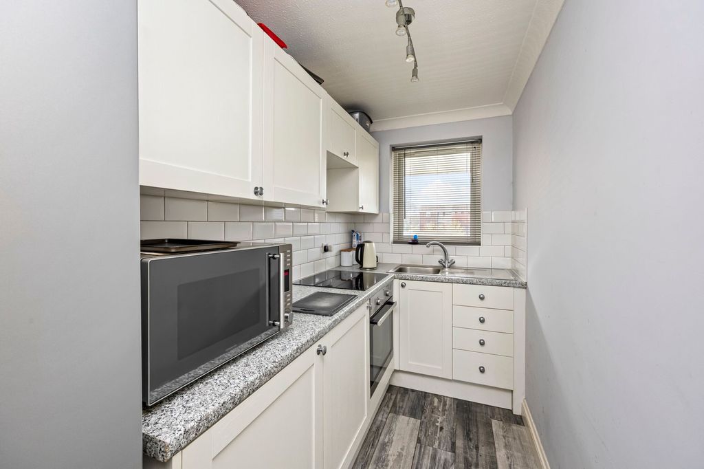 Studio for saleTowers Road, Upper Beeding BN44 photo 3