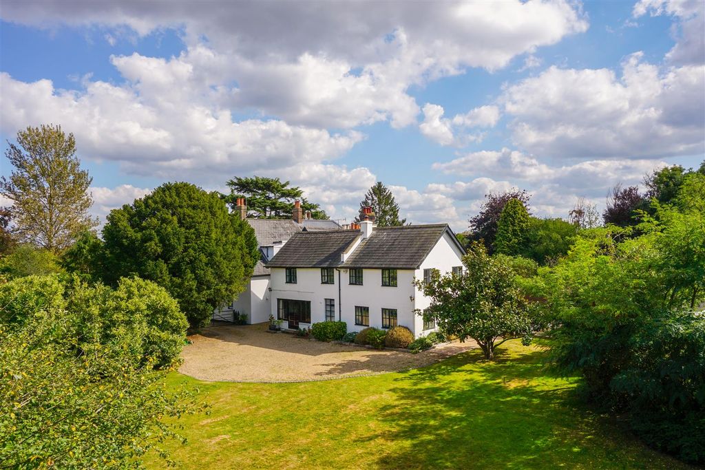 4 bed semi-detached house for saleReigate Road, Hookwood, Horley RH6