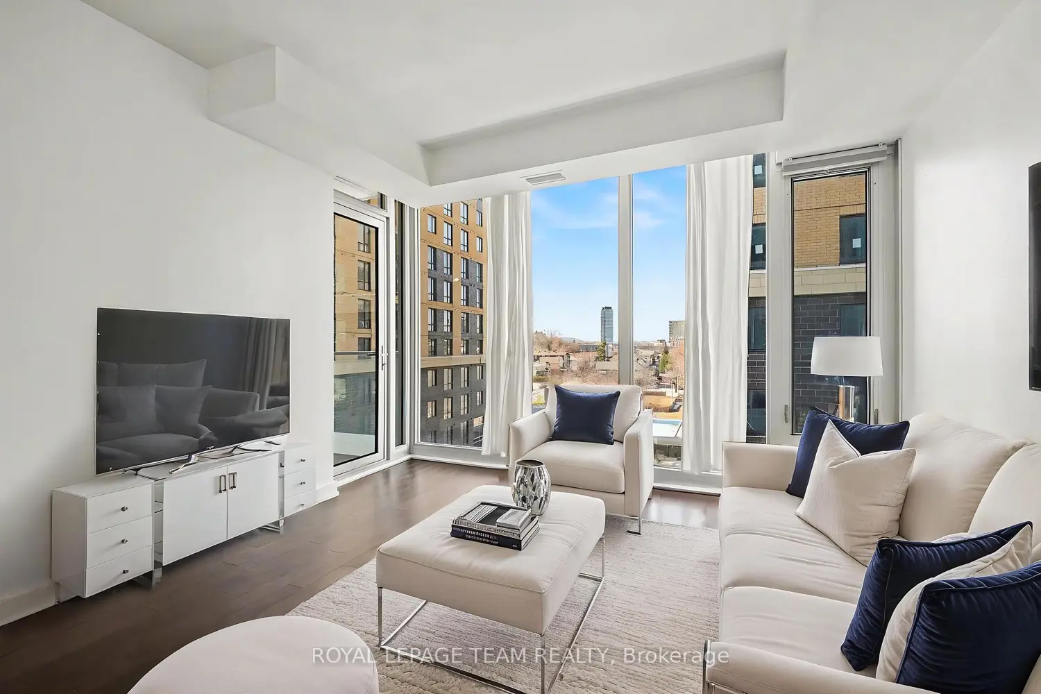 Additional image 4 of 111 Champagne Avenue 406