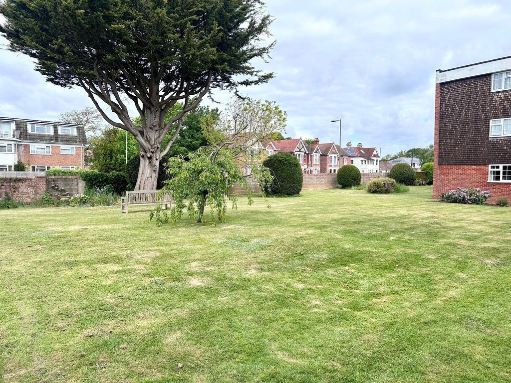 Additional image 12 of 2 bed flat for sale44 Mark Anthony Court, Hayling Island PO11