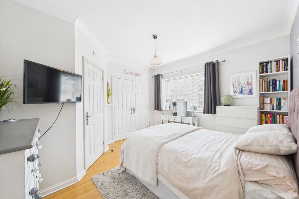 Additional image 17 of 2 bed flat for saleStationers Place, Hemel Hempstead HP3