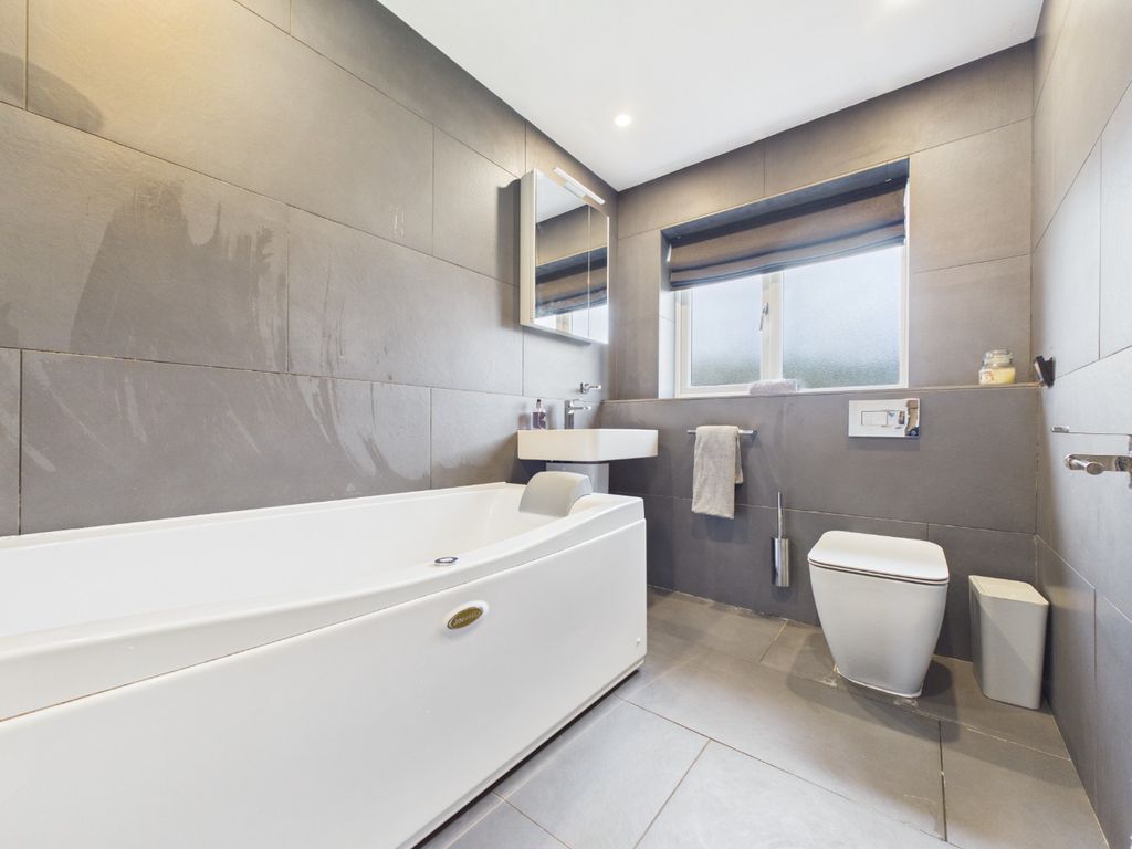 Additional image 22 of 5 bed detached house for saleThe Coachings, Cliff Road, Hessle HU13