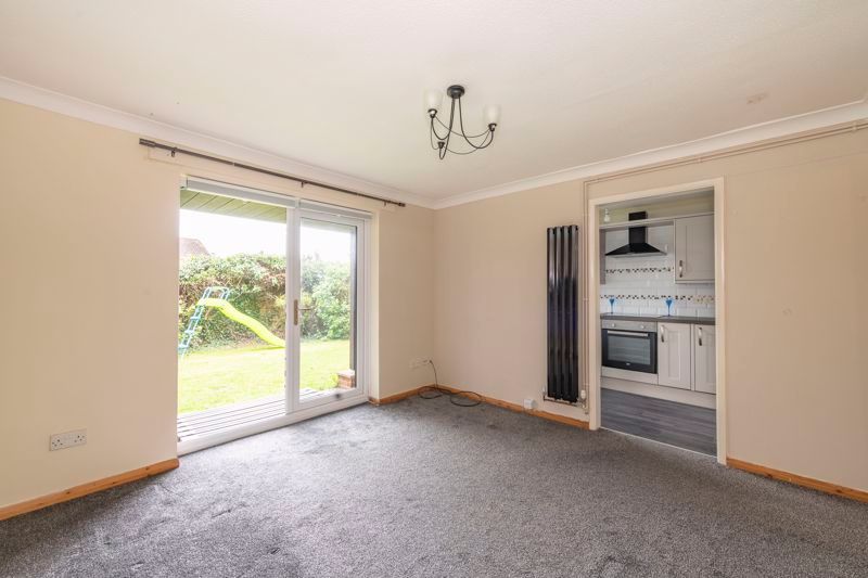 2 bed flat for saleStonegate Way, Heathfield TN21 photo 3