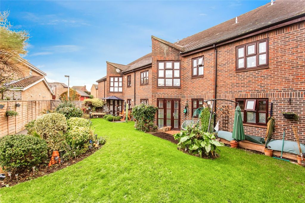 1 bed flat for saleWedgwood Way, Rochford, Essex SS4