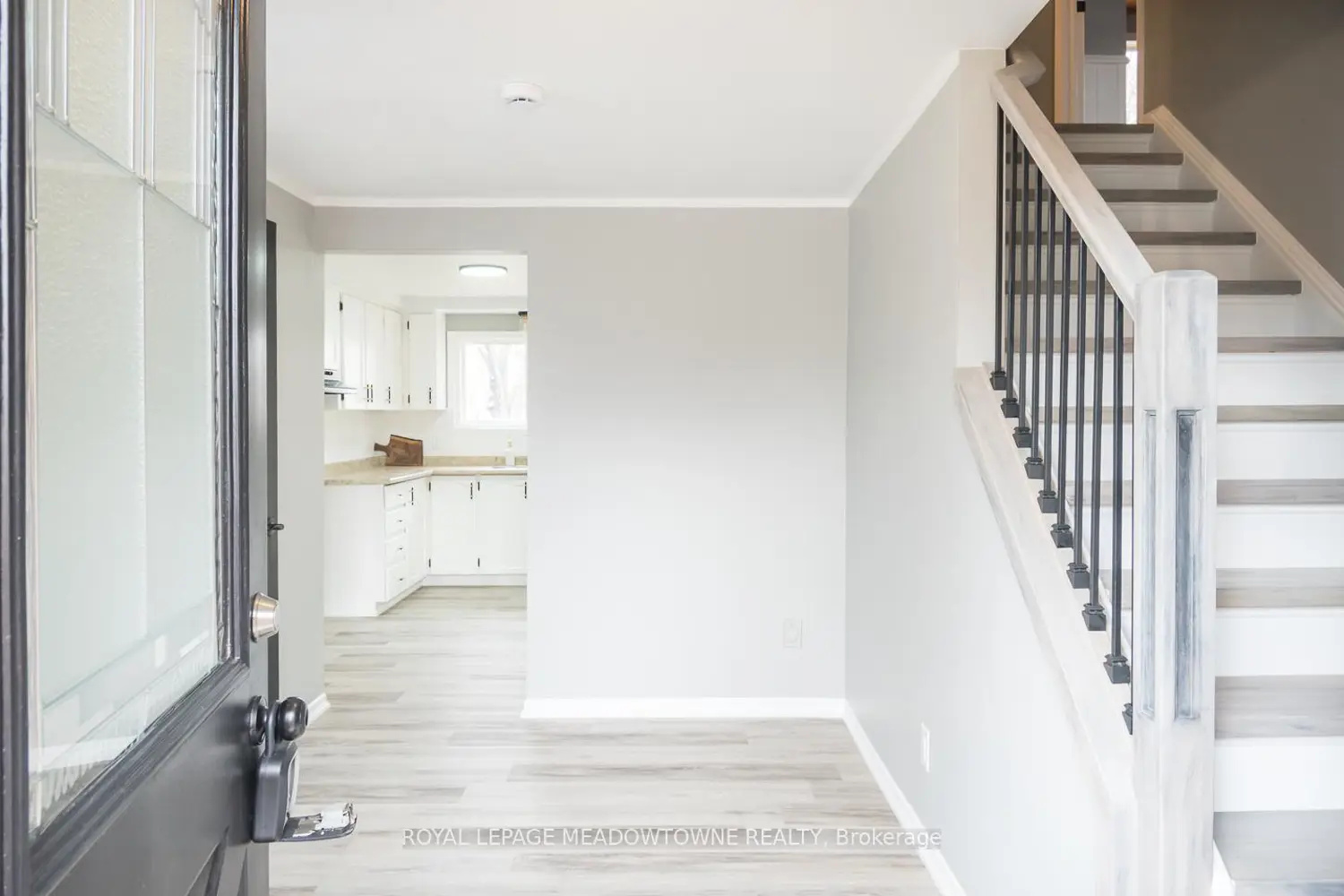 877 Anderson Avenue photo 3