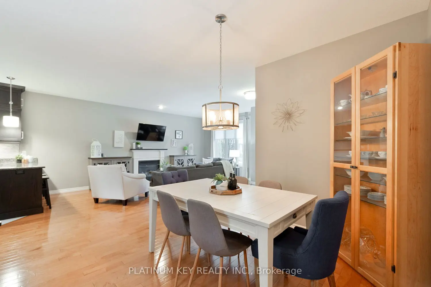 56 Cassie Crescent photo 3