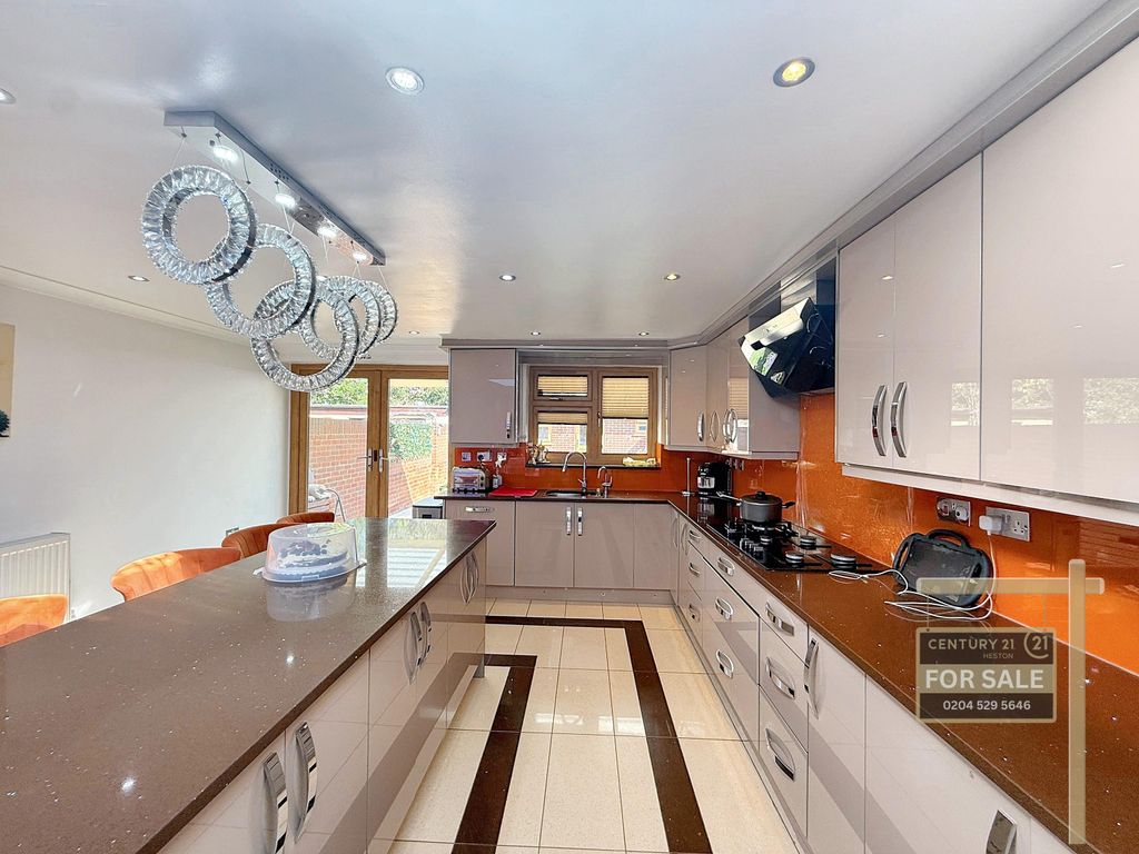 Additional image 7 of 5 bed semi-detached house for saleOxford Avenue, Hayes UB3