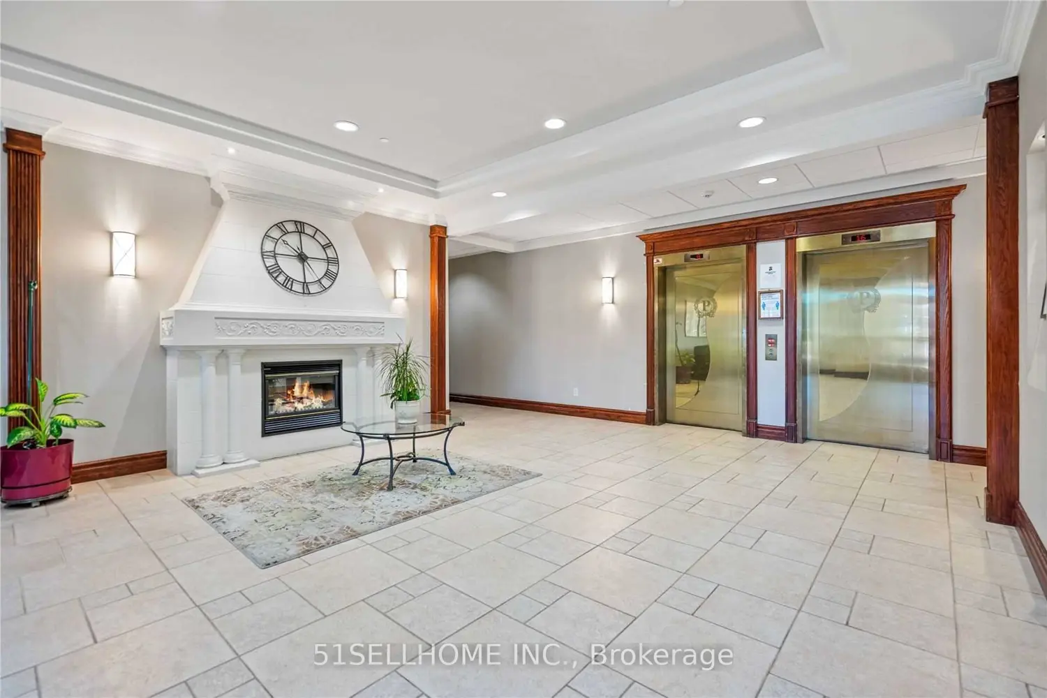 2545 Erin Centre Boulevard 303 photo 4