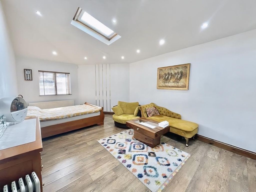 Additional image 8 of 5 bed detached house for saleMinterne Waye, Hayes UB4
