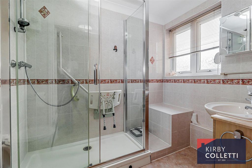 Additional image 10 of 2 bed flat for saleBrocket Road, Hoddesdon EN11
