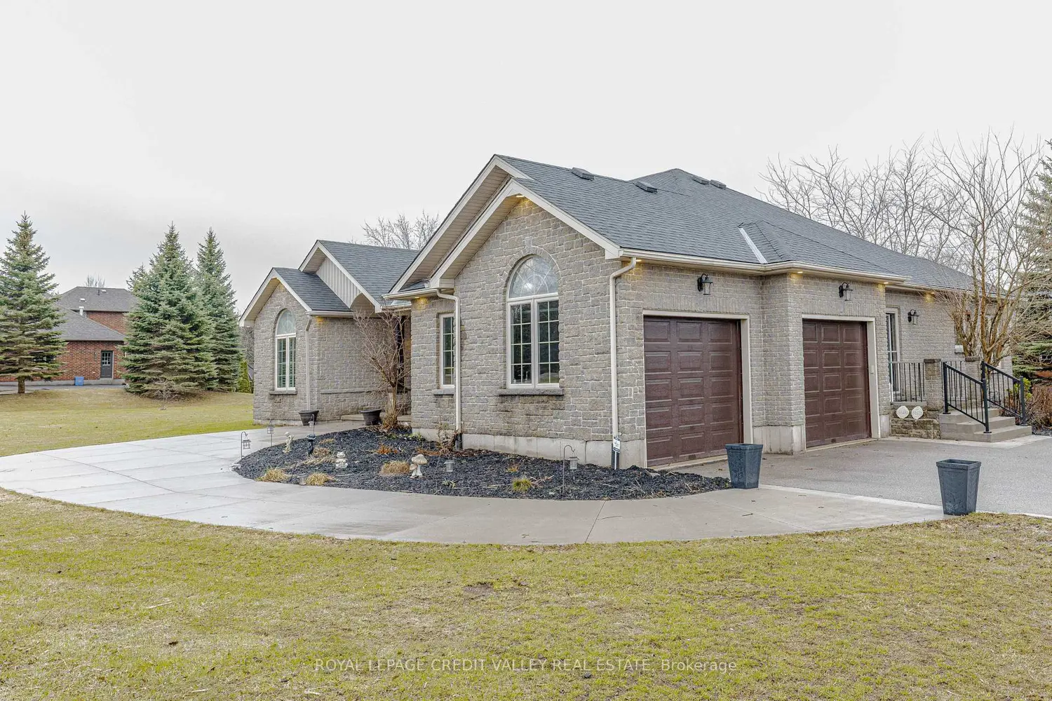 48 Rayburn Meadows Road photo 3