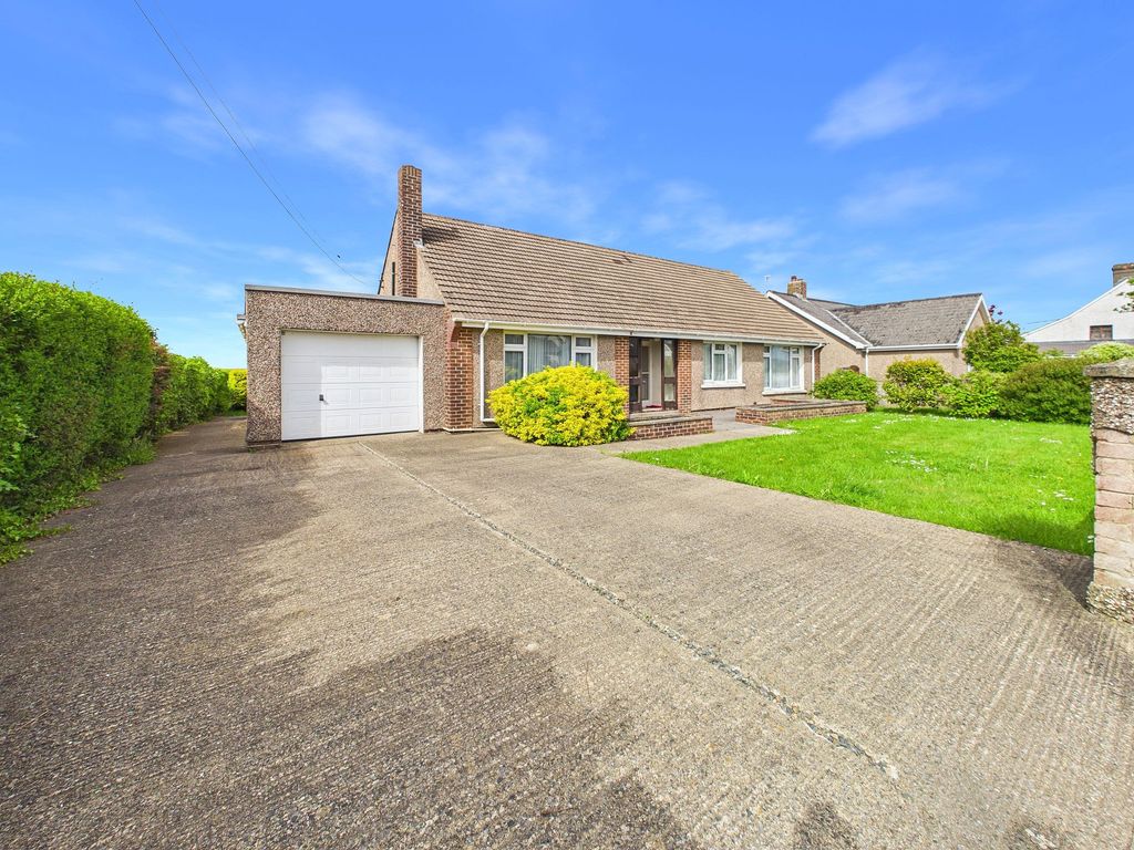 4 bed detached bungalow for saleHaven Road, Haverfordwest SA61