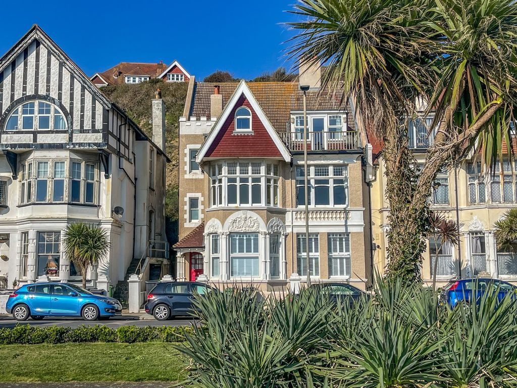 2 bed flat for saleGrosvenor Crescent, St Leonards-On-Sea TN38