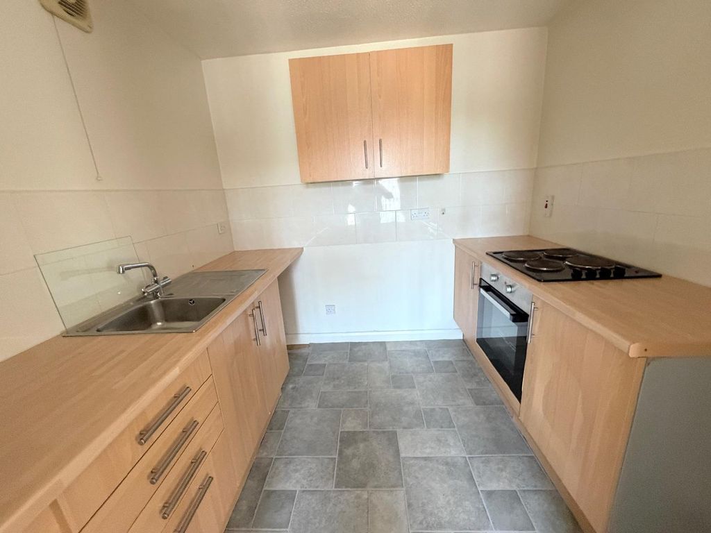 2 bed flat for saleStonethwaite Close, Bakers Mead, Hartlepool TS24 photo 5