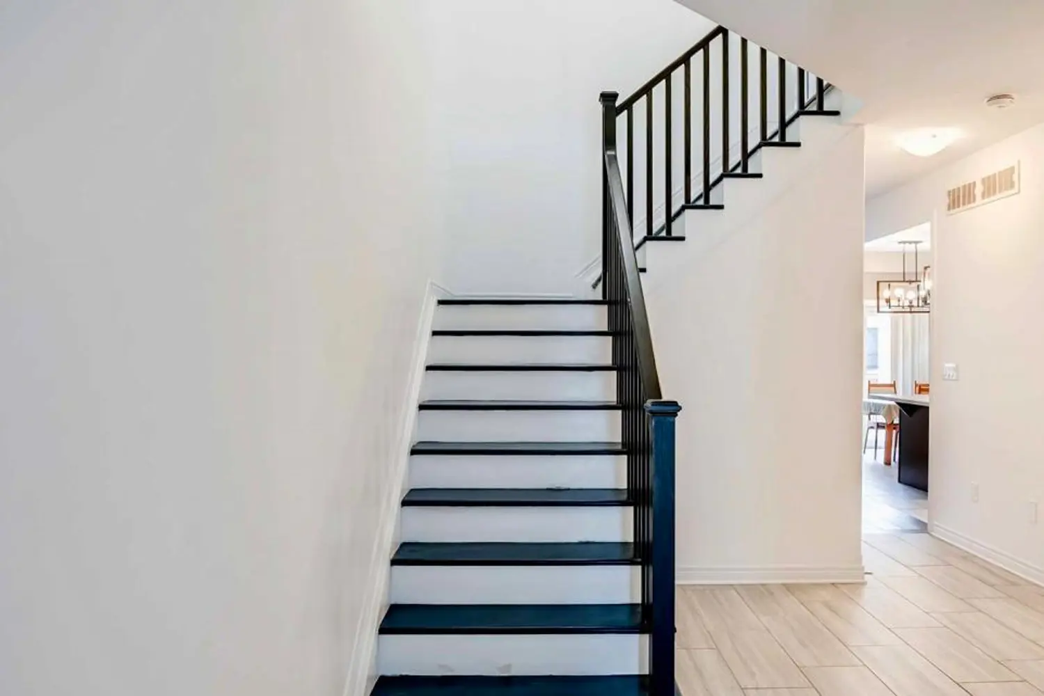 10 Bergenstein Crescent photo 2